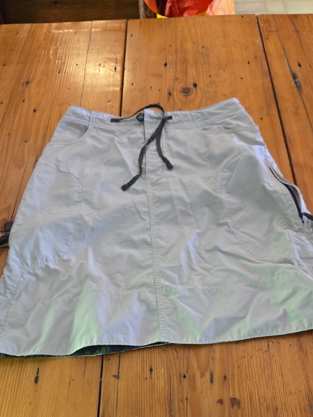 Mountain Hardwear  Women's Skirt with Drawstring Waist Sz 4